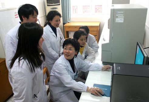 河南大學分子yi學實驗室